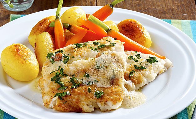 Fischfilet mit aufgeschäumter Petersilienbutter