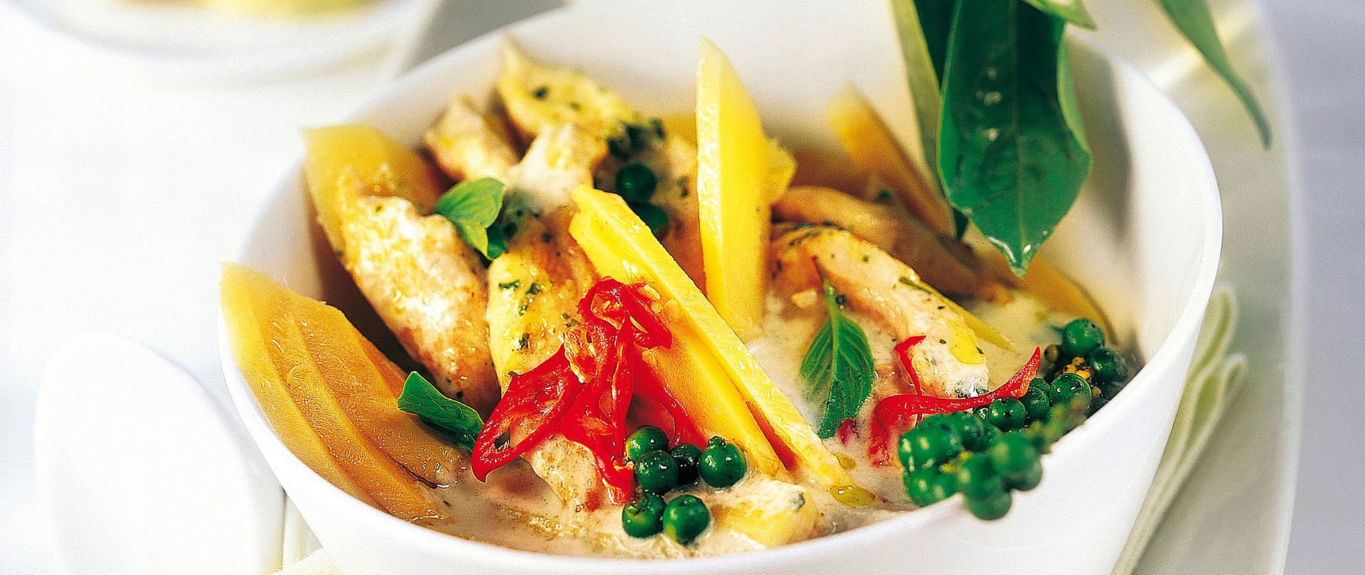 Thai Curry mit Haehnchen und Kraeuter-Butter bei MEGGLE