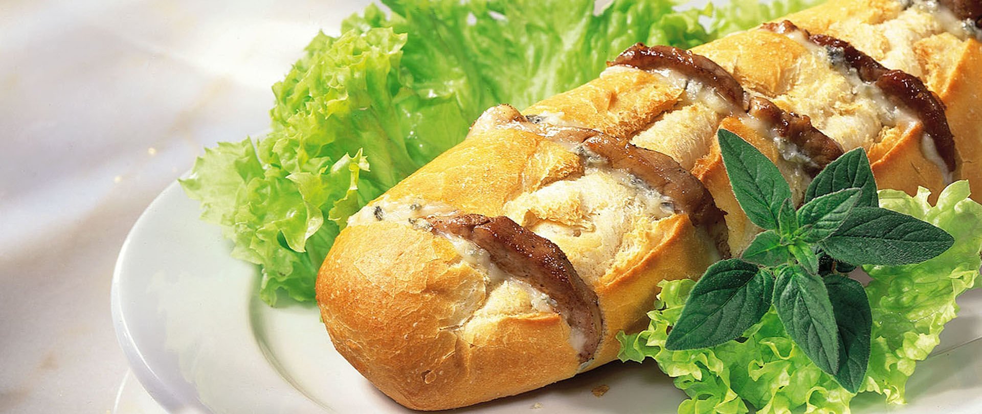 Schweinefilet in Knoblauchbutter-Baguette jetzt bei MEGGLE